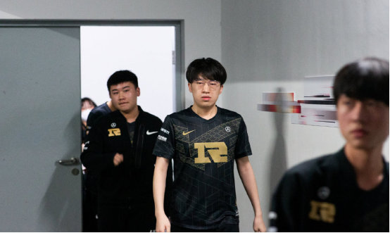 季后赛的深 季后赛的深